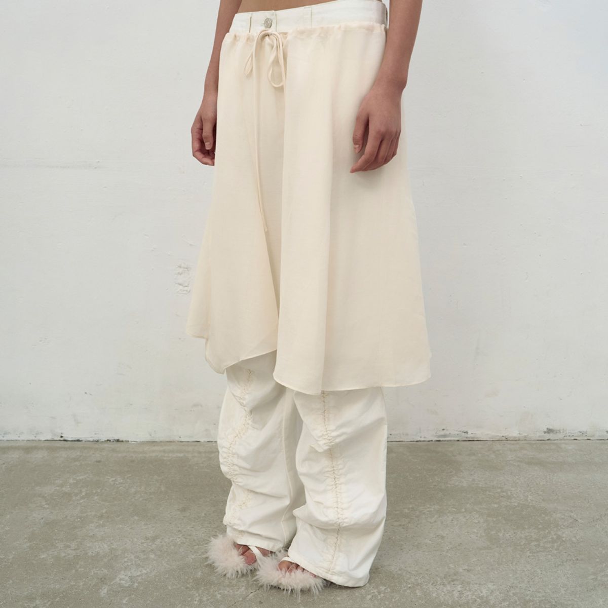 엘씨디씨티엠(LCDC™) FLARE LAYERED SKIRT (IVORY)