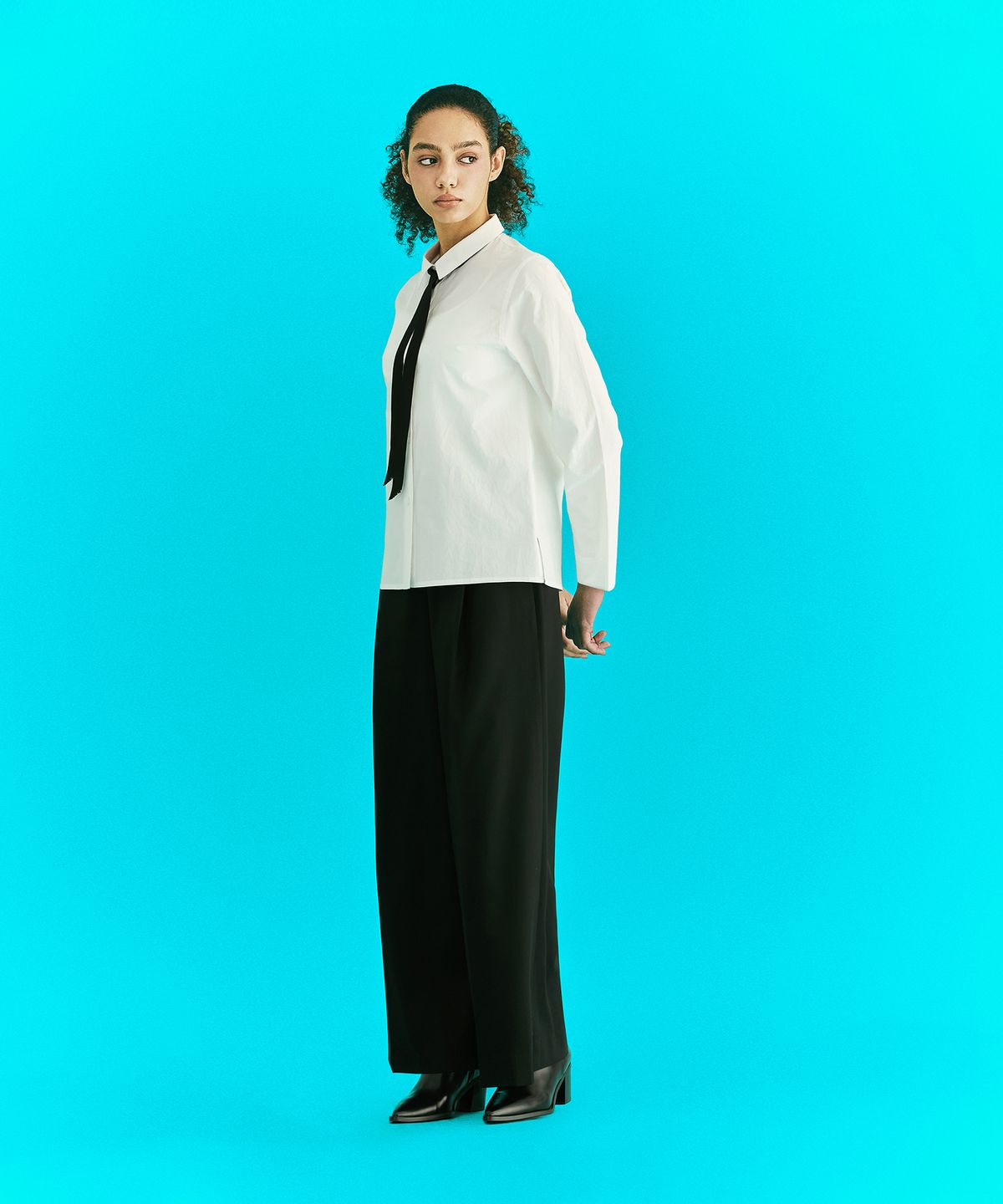 에르에르(ERER) Single Pleat Wide Slacks Black
