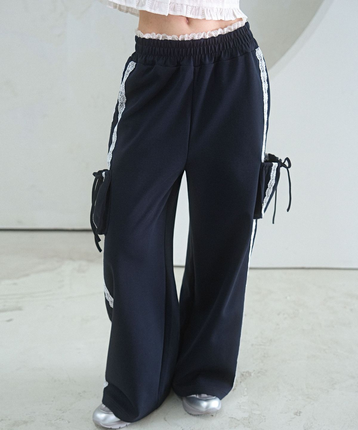 비바셔스(VIVACIOUS) Jenny Lace Track Wide Pants - 4COL