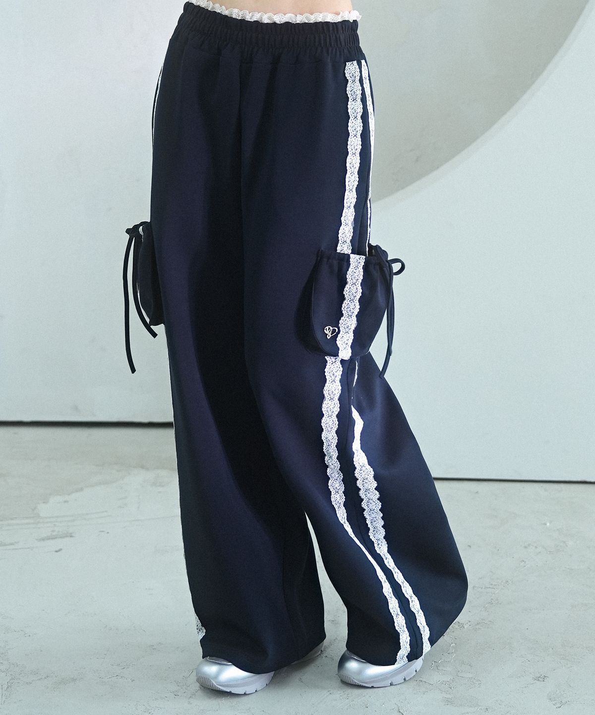 비바셔스(VIVACIOUS) Jenny Lace Track Wide Pants - 4COL