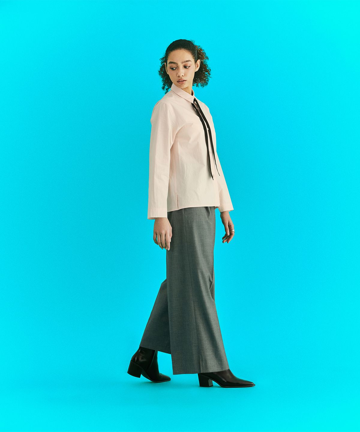 에르에르(ERER) Ribbon Detail Shirt Pink