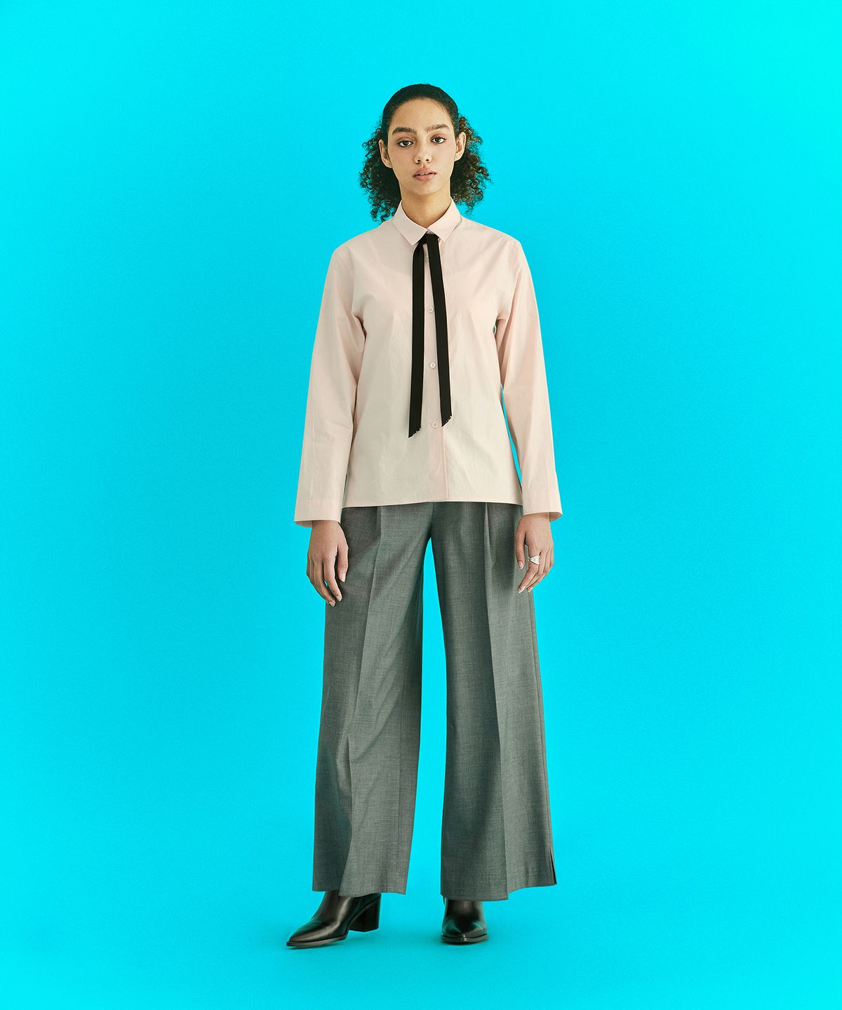 에르에르(ERER) Ribbon Detail Shirt Pink