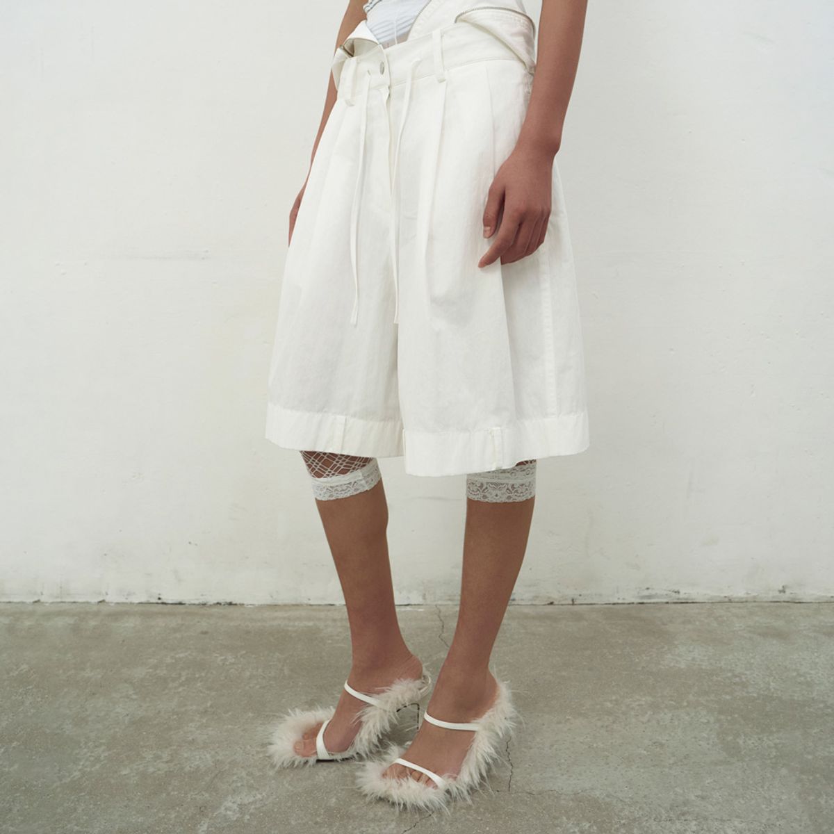 엘씨디씨티엠(LCDC™) DRAWSTRING POCKET SHORTS (WHITE)