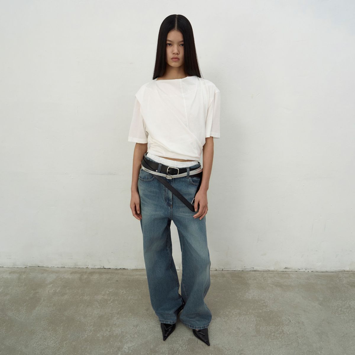 엘씨디씨티엠(LCDC™) BLUE WASHED DART DETAIL DENIM (BLUE)