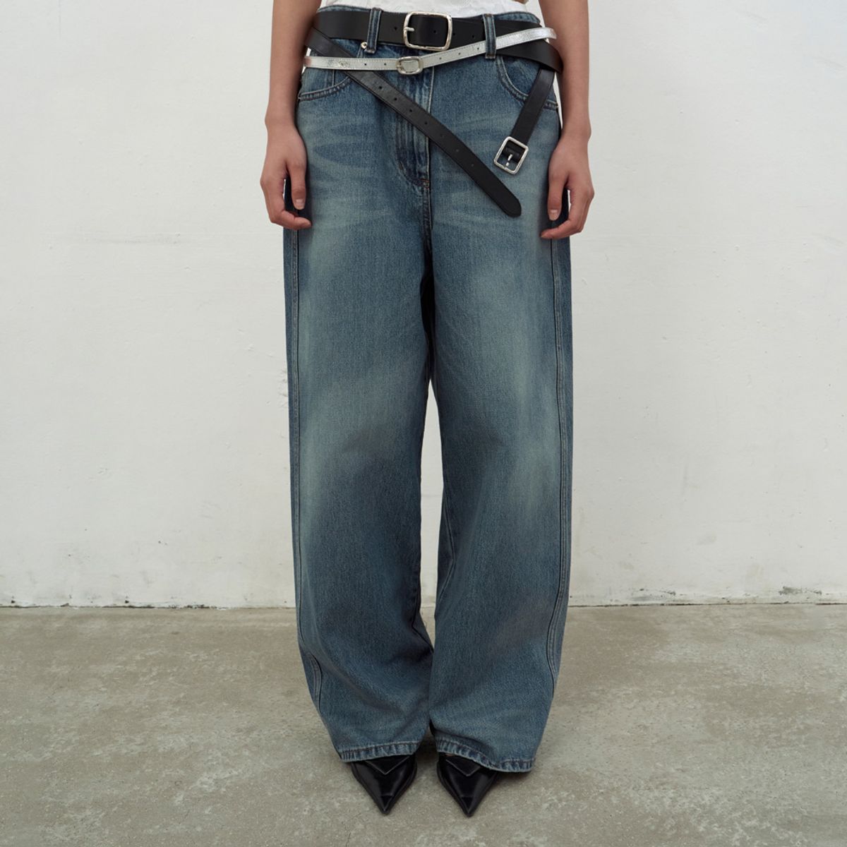 엘씨디씨티엠(LCDC™) BLUE WASHED DART DETAIL DENIM (BLUE)