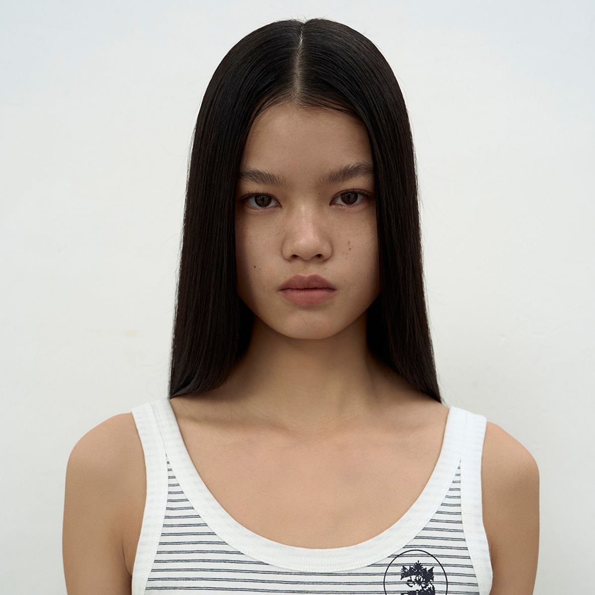엘씨디씨티엠(LCDC™) KAT PRINT SLIM TANK TOP (WHITE)
