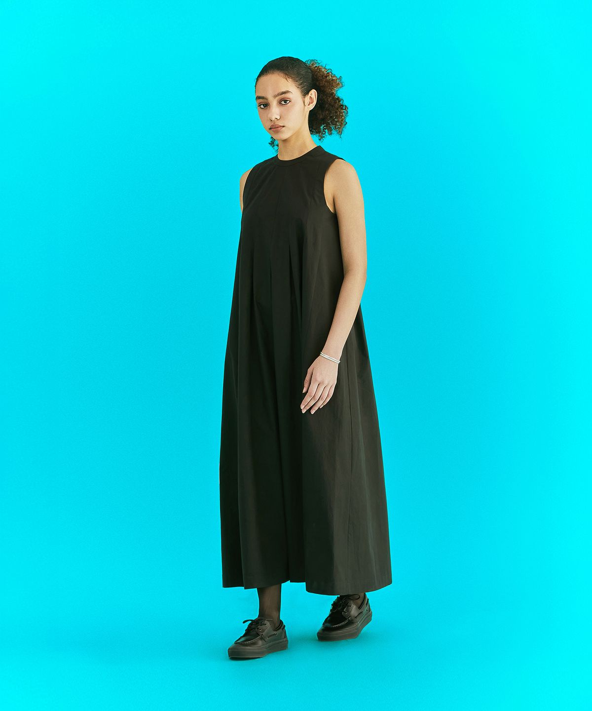 에르에르(ERER) Pleated Detail Dress Black
