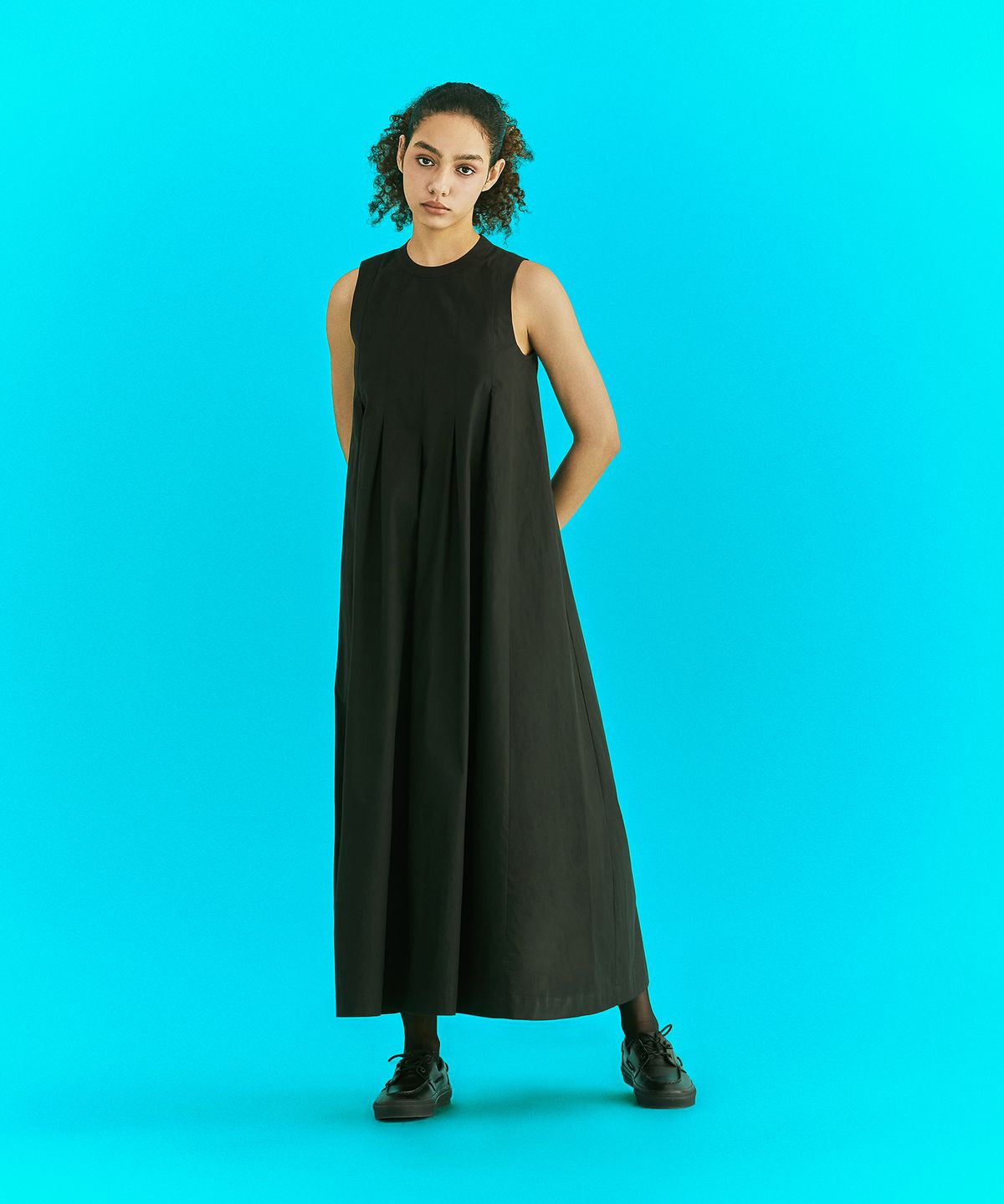 에르에르(ERER) Pleated Detail Dress Black