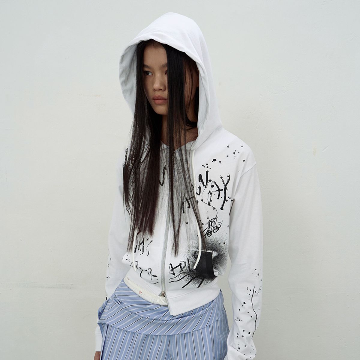 엘씨디씨티엠(LCDC™) PRINTED HOODIE ZIP-UP (WHITE)