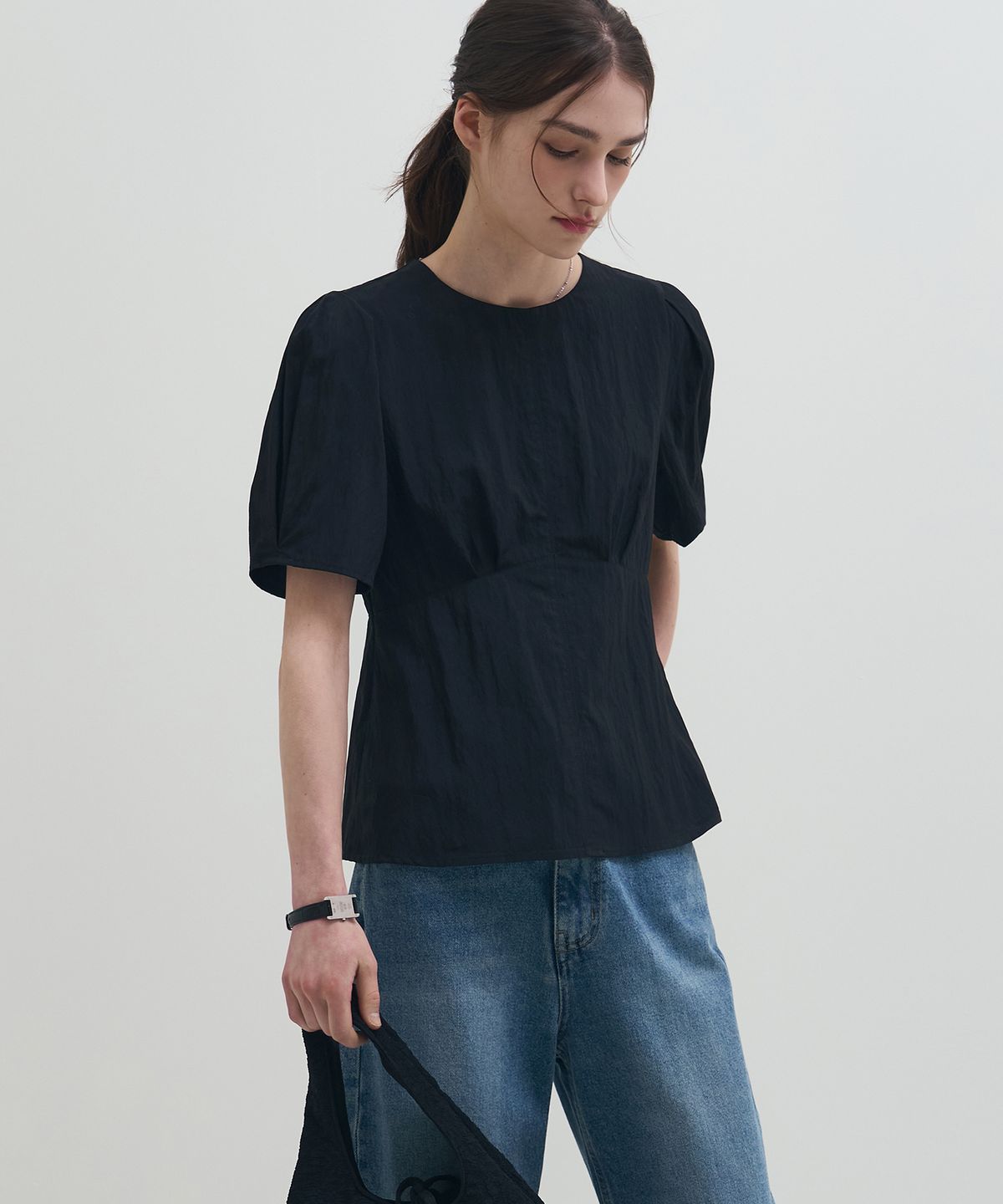 드로우핏 우먼(DRAWFIT WOMEN) 에델 퍼프 슬리브 반팔 블라우스 [IVORY]