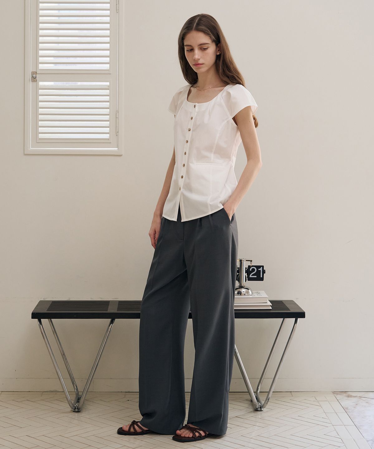 드로우핏 우먼(DRAWFIT WOMEN) 발롱 캡 슬리브 보트넥 블라우스 [BLACK]