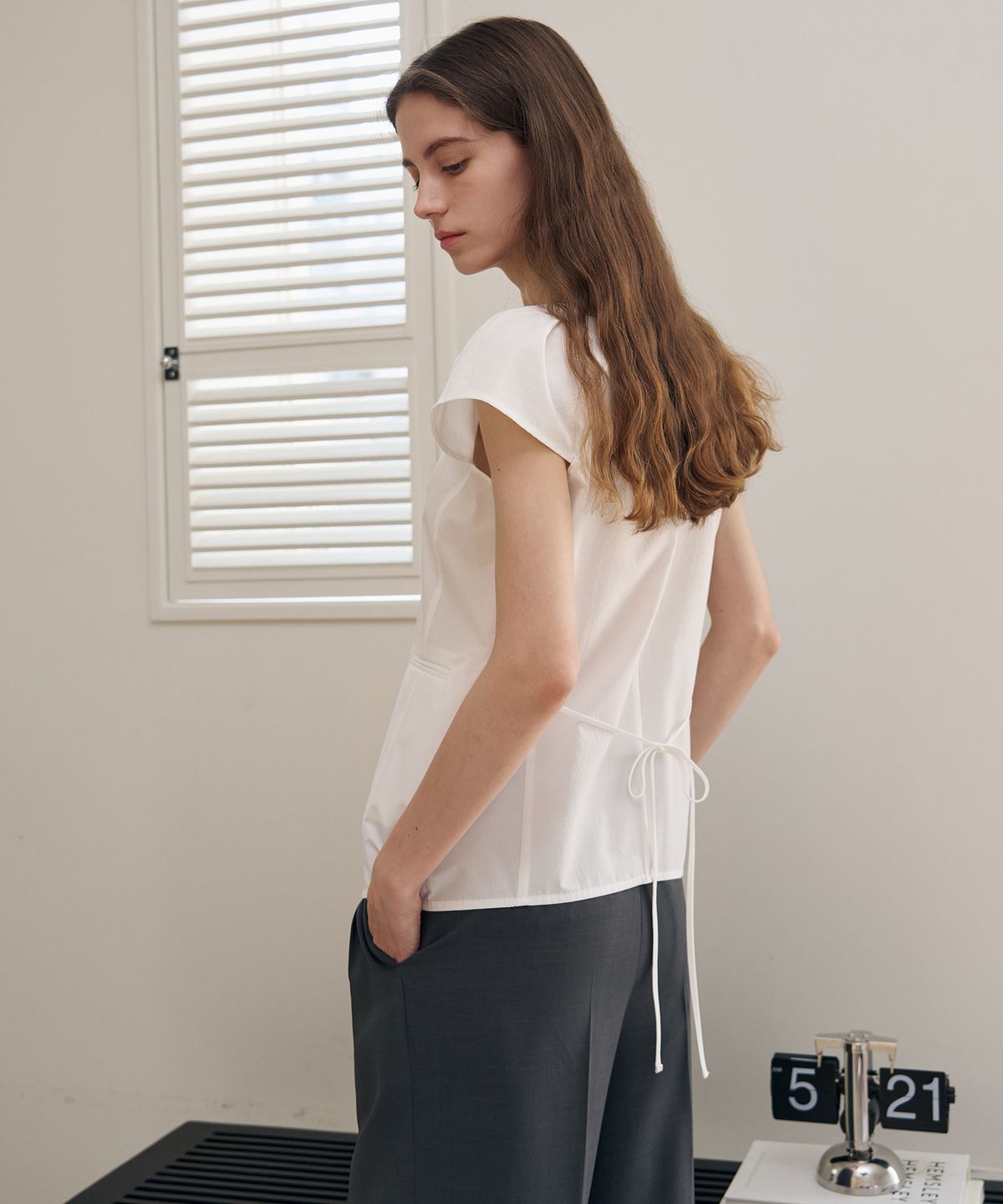 드로우핏 우먼(DRAWFIT WOMEN) 발롱 캡 슬리브 보트넥 블라우스 [BLACK]