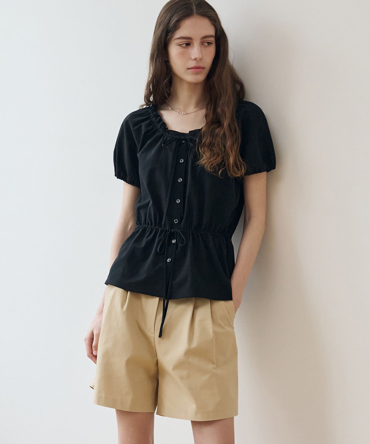 드로우핏 우먼(DRAWFIT WOMEN) 리본 퍼프 슬리브 블라우스 [WHITE]