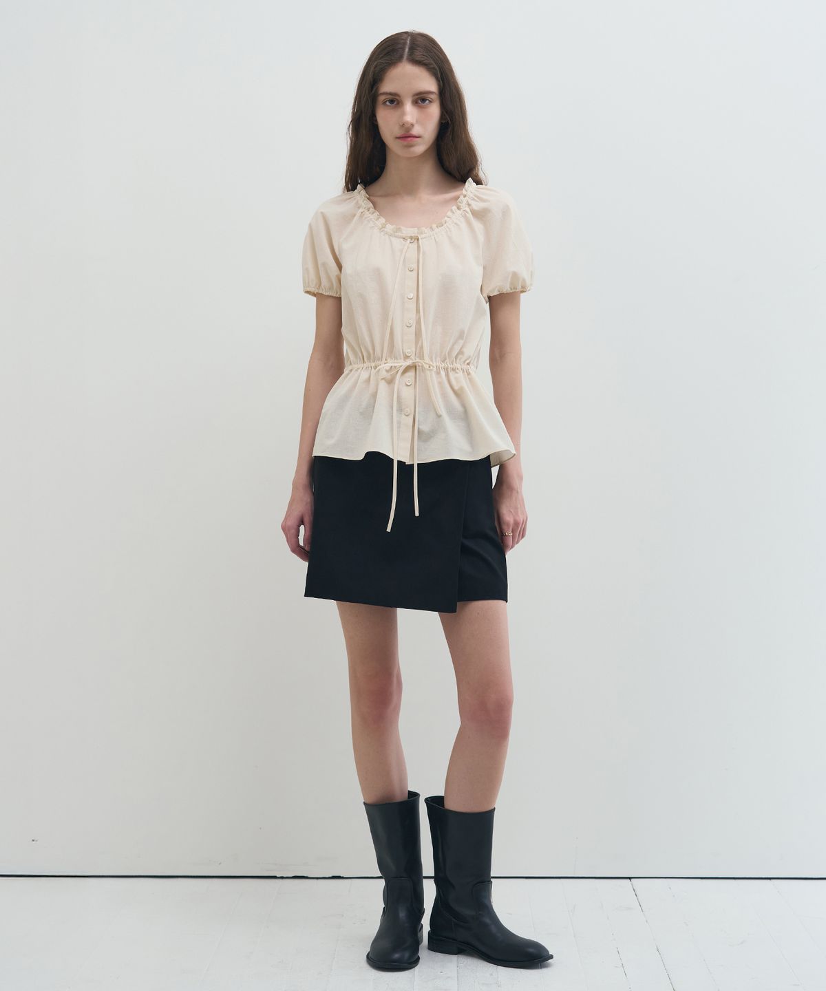 드로우핏 우먼(DRAWFIT WOMEN) 리본 퍼프 슬리브 블라우스 [WHITE]