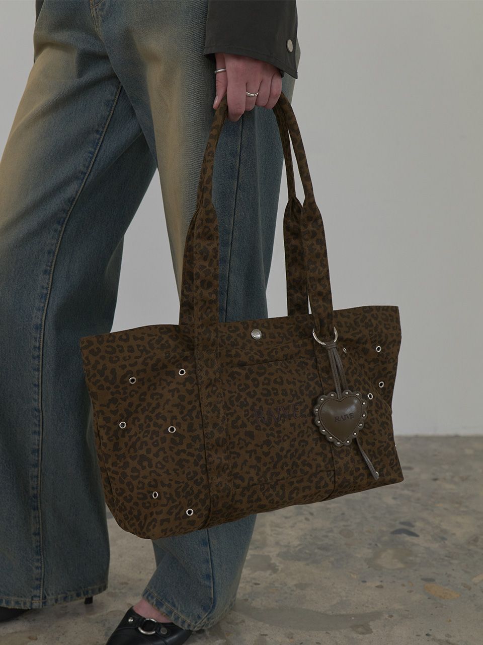 MUSINSA | RAIVE Leo Shoulder UF5SB088_2color