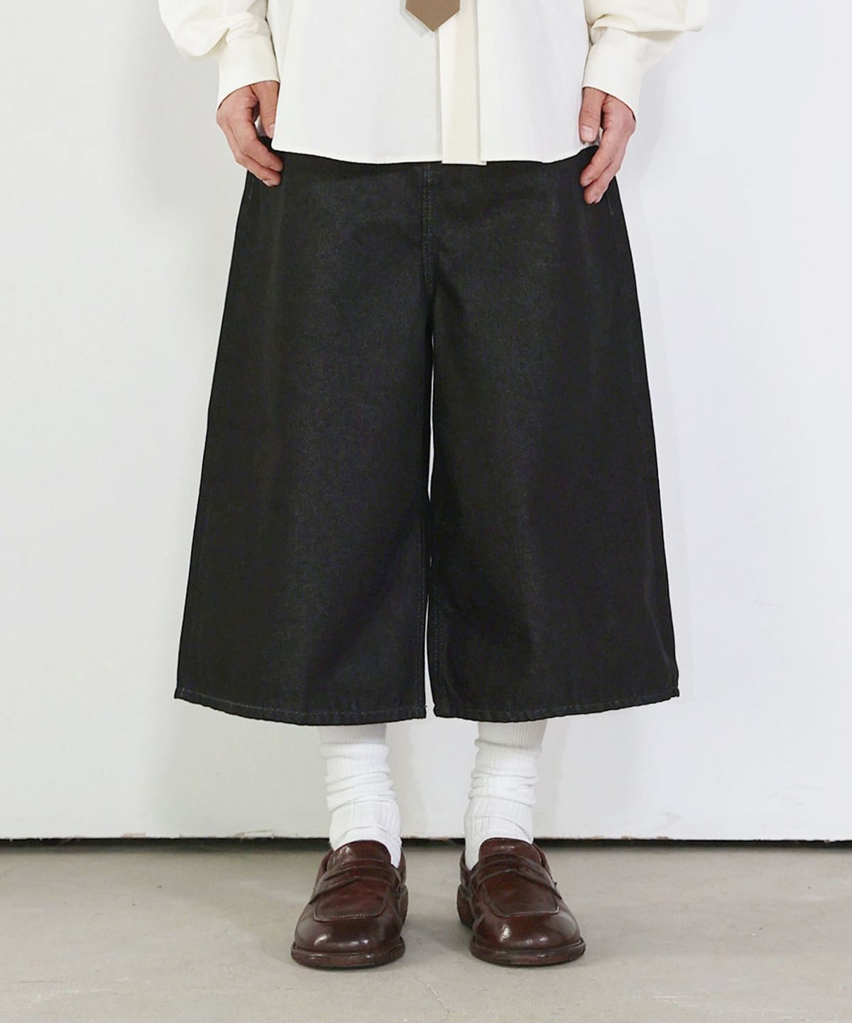 오더아카이브(ORDER ARCHIVE) Bermuda wide 03 - Raw Black [WIDE FIT]