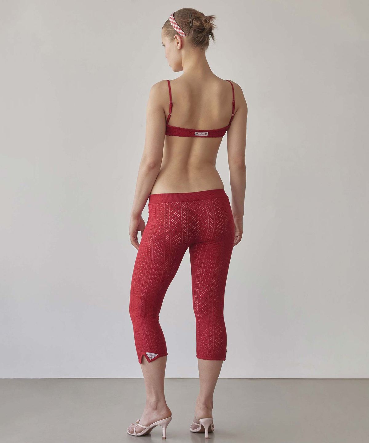 스컬프터(SCULPTOR) Eyelet Knit Capri Pants Red