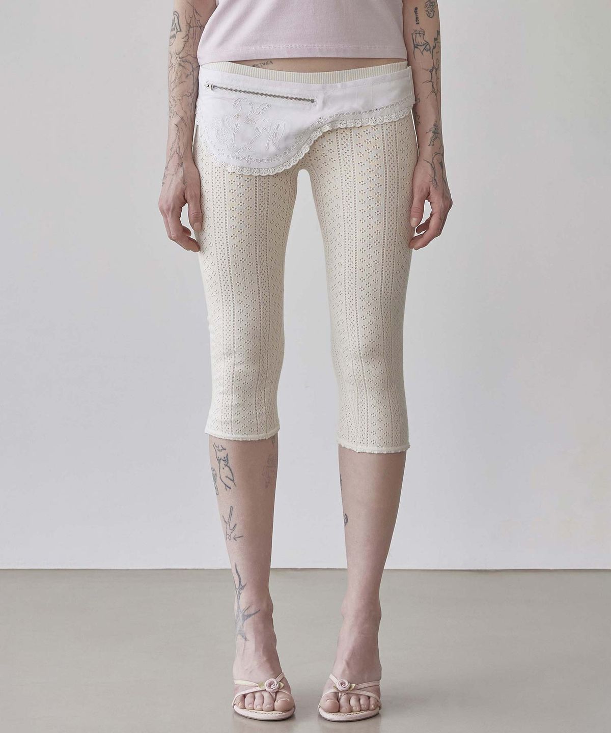 스컬프터(SCULPTOR) Eyelet Knit Capri Pants Ivory
