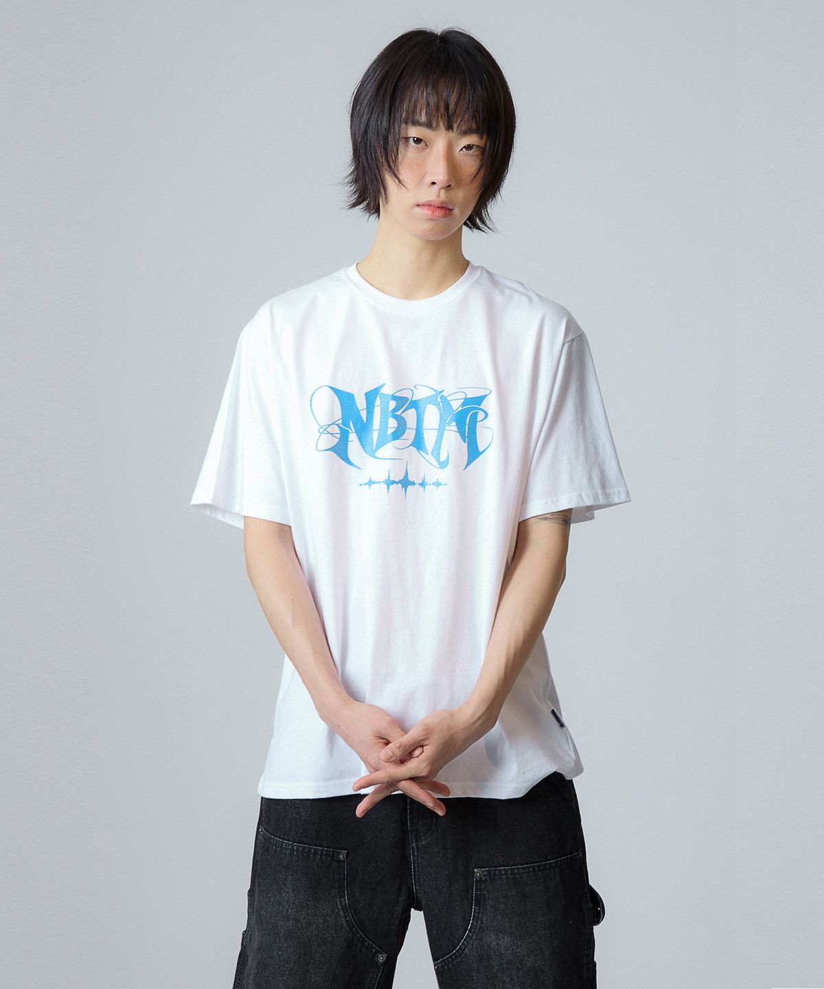 낫띵이즈베럴댄미(NOTHINGISBETTERTHANME) GALAXY LOGO TEE_white