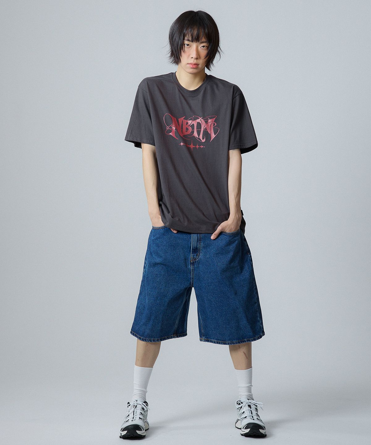 낫띵이즈베럴댄미(NOTHINGISBETTERTHANME) GALAXY LOGO TEE_charcoal