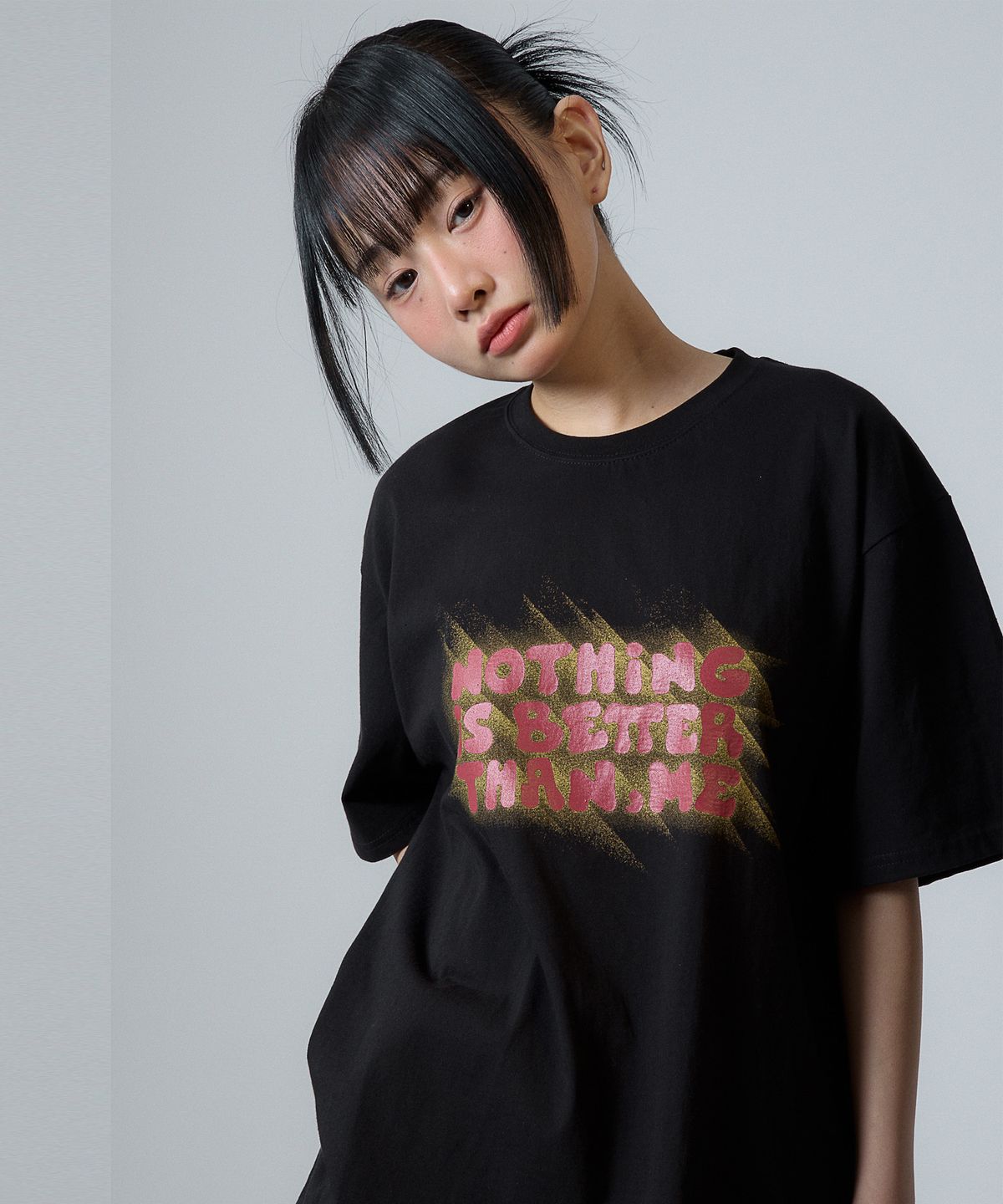 낫띵이즈베럴댄미(NOTHINGISBETTERTHANME) LIGHT LETTERING TEE_black