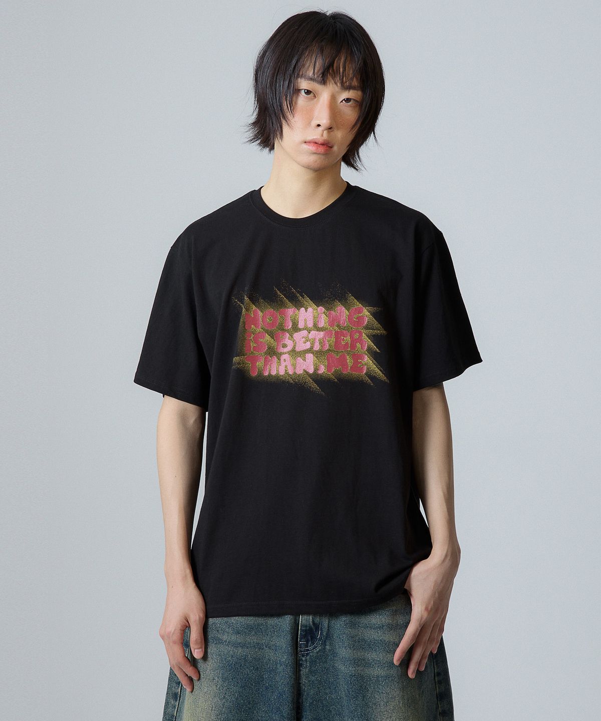 낫띵이즈베럴댄미(NOTHINGISBETTERTHANME) LIGHT LETTERING TEE_black