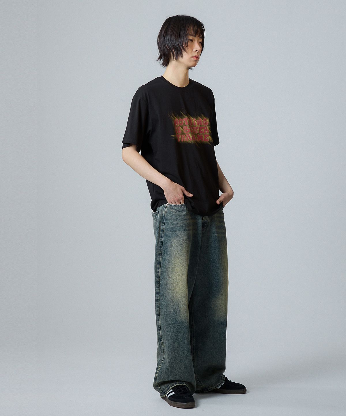 낫띵이즈베럴댄미(NOTHINGISBETTERTHANME) LIGHT LETTERING TEE_black