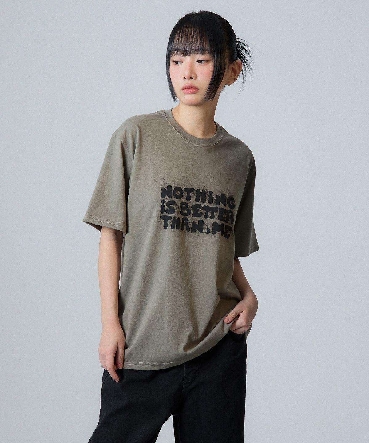 낫띵이즈베럴댄미(NOTHINGISBETTERTHANME) LIGHT LETTERING TEE_khaki