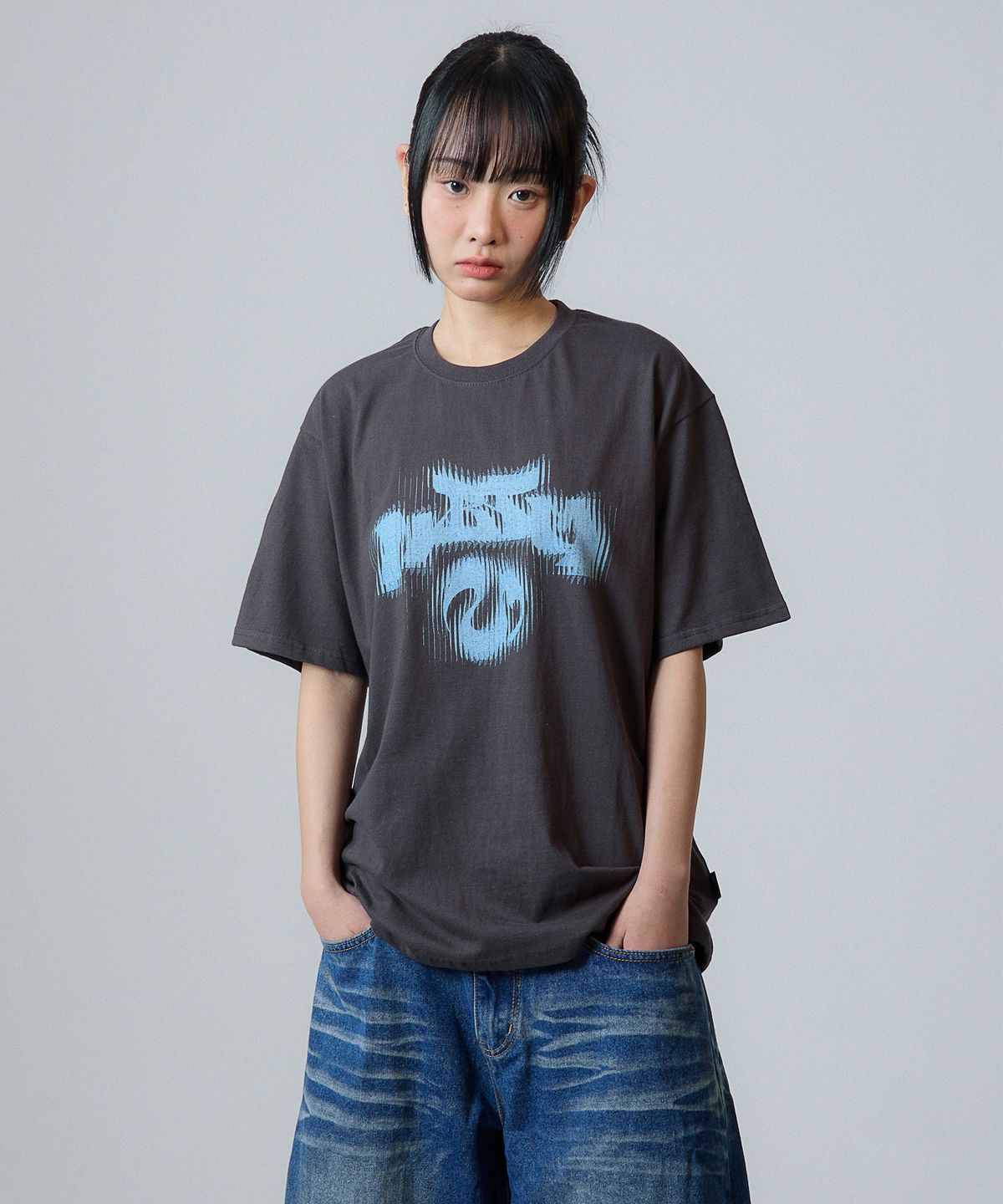 낫띵이즈베럴댄미(NOTHINGISBETTERTHANME) NBTM SYMBOL TEE_charcoal