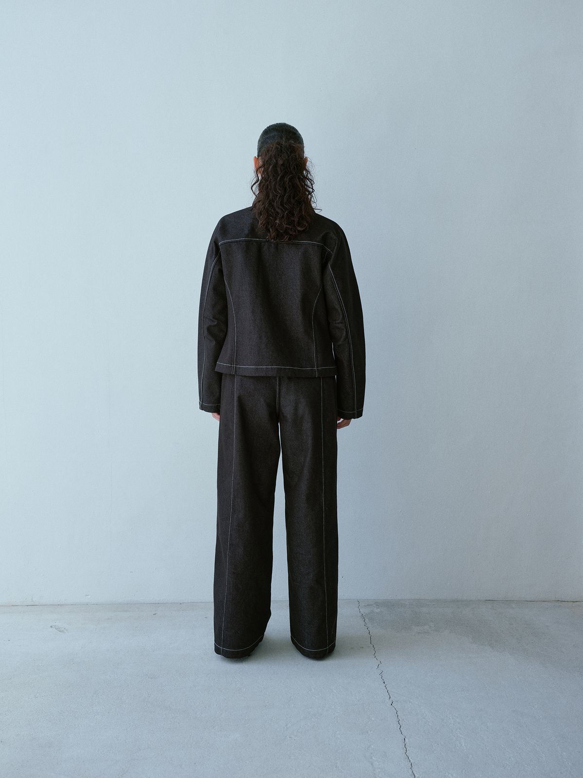 콥키노(KOBKINO) CURVED OVERSIZE DENIM PANTS (BLACK)