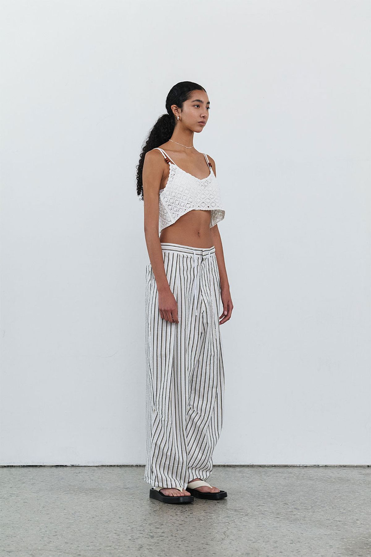콥키노(KOBKINO) PARACHUTE PANTS (STRIPE) - ESSENTIAL