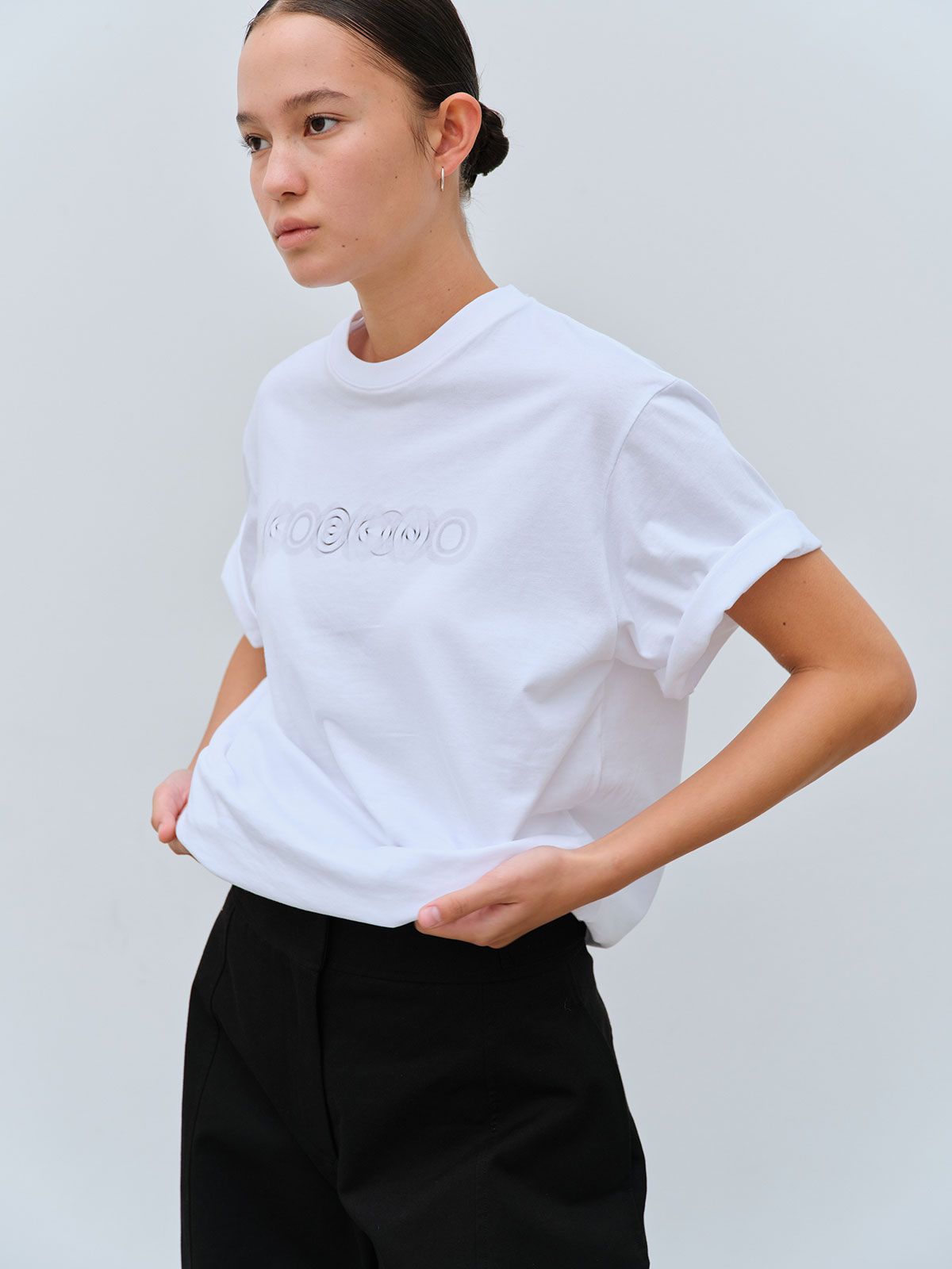 콥키노(KOBKINO) TYPO LOGO T-SHIRTS (WHITE)