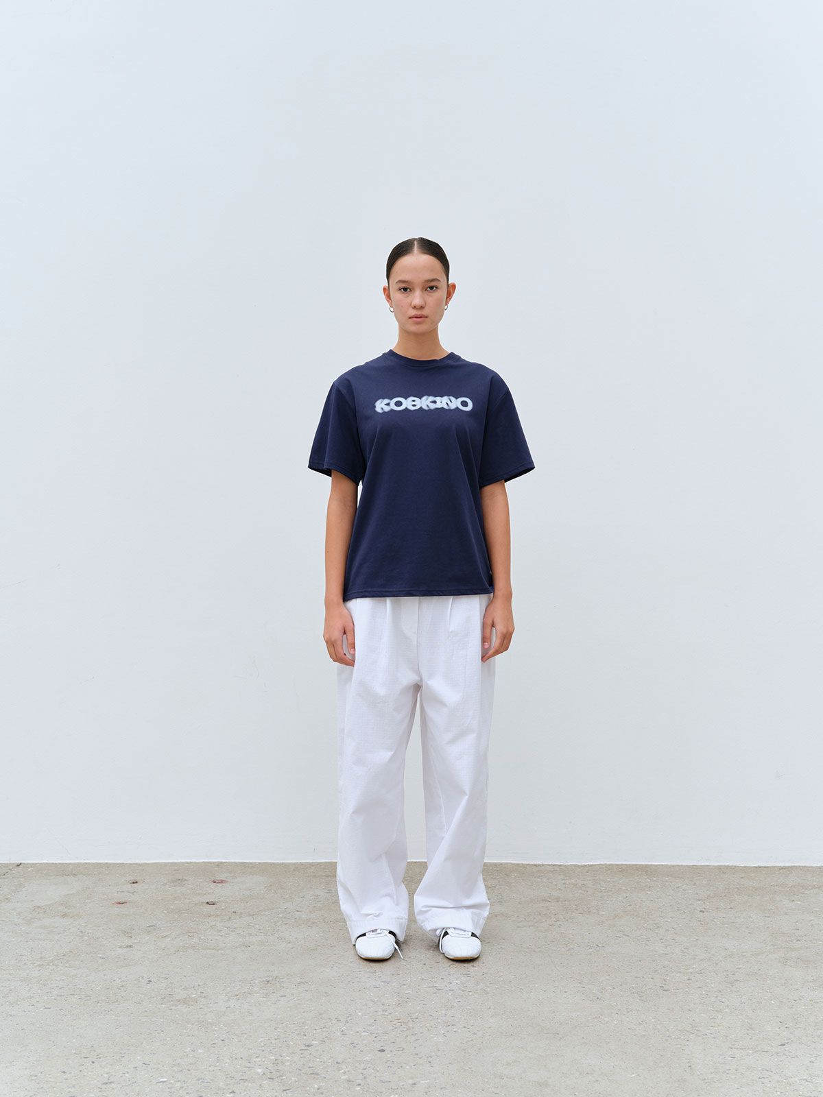 콥키노(KOBKINO) TYPO LOGO T-SHIRTS (NAVY)