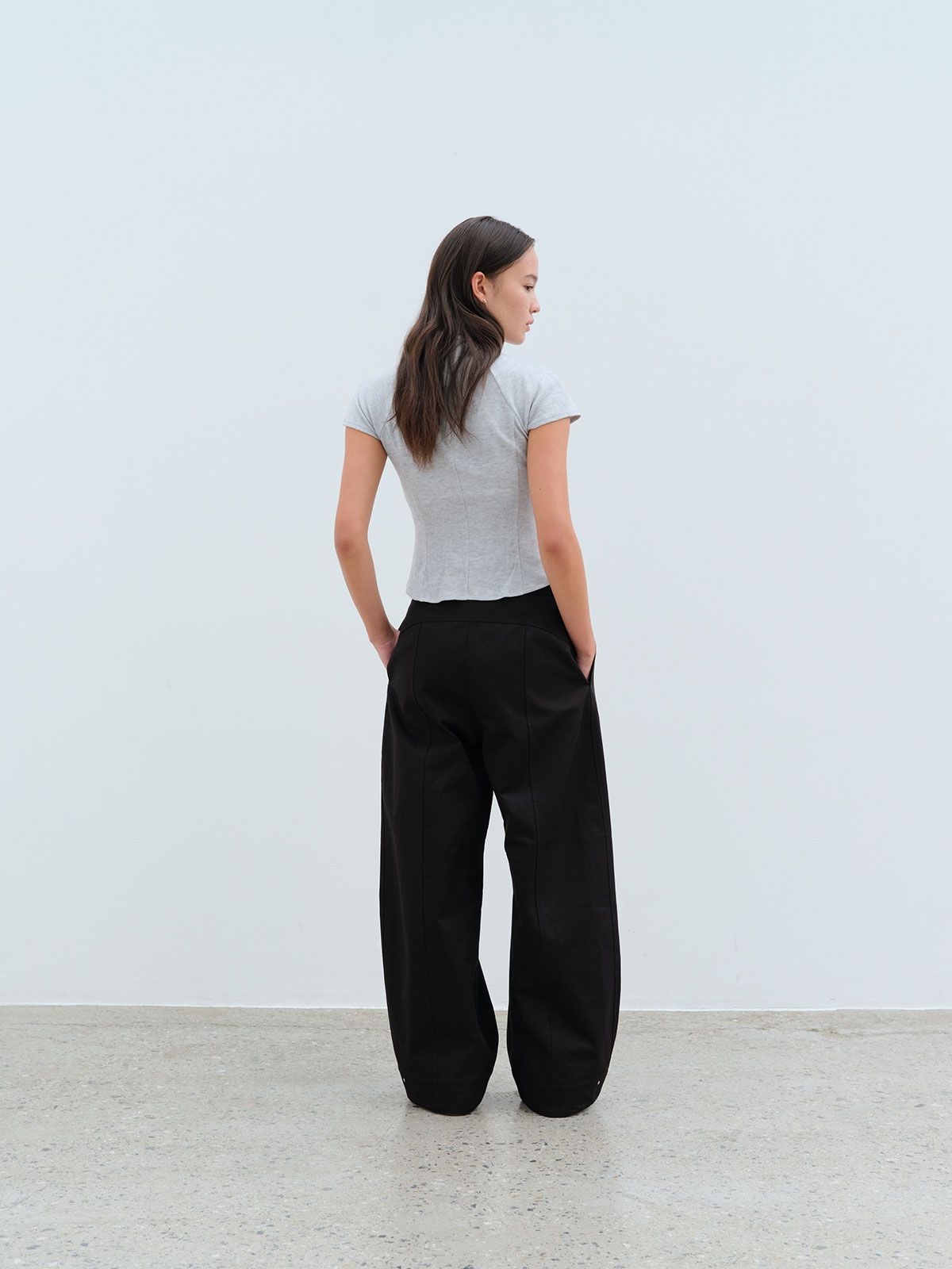 콥키노(KOBKINO) ADJUSTABLE CURVED WIDE PANTS (BLACK)