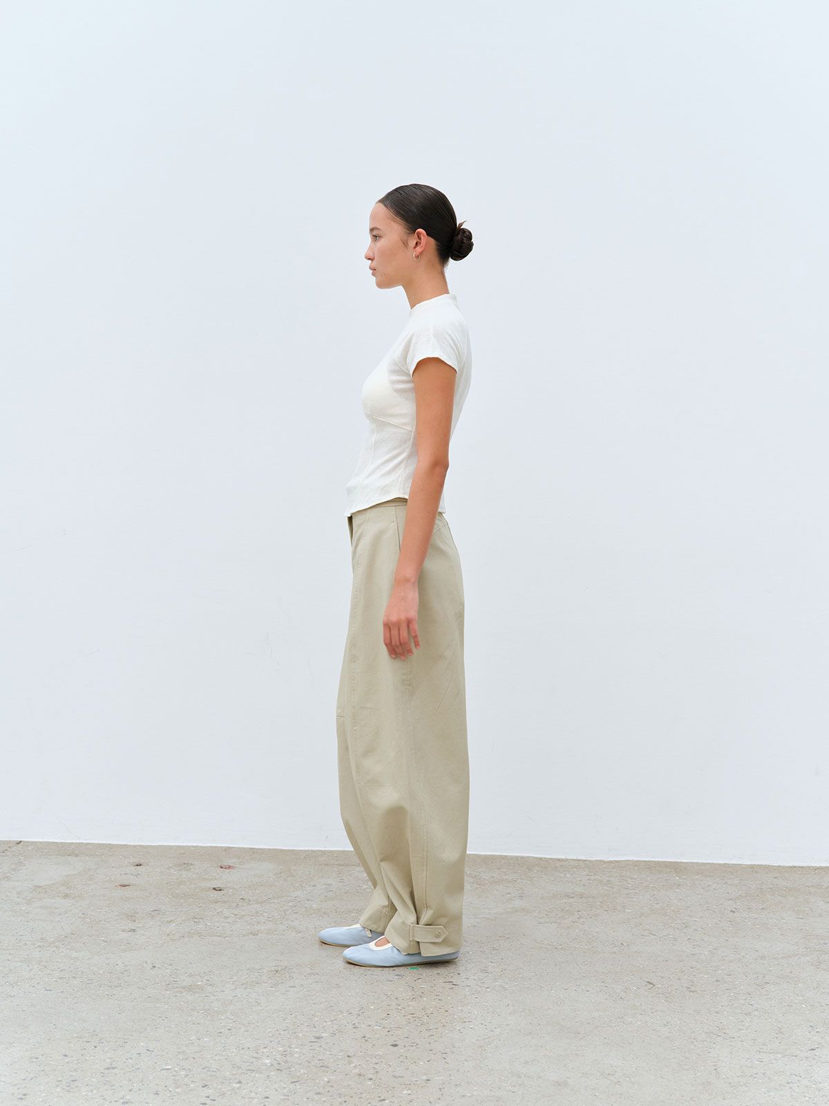 콥키노(KOBKINO) ADJUSTABLE CURVED WIDE PANTS(OLIVE)