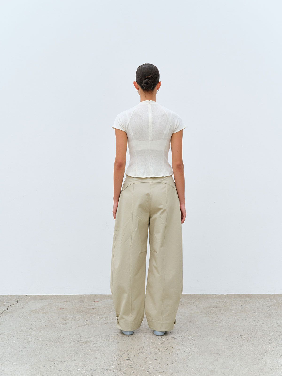 콥키노(KOBKINO) ADJUSTABLE CURVED WIDE PANTS(OLIVE)