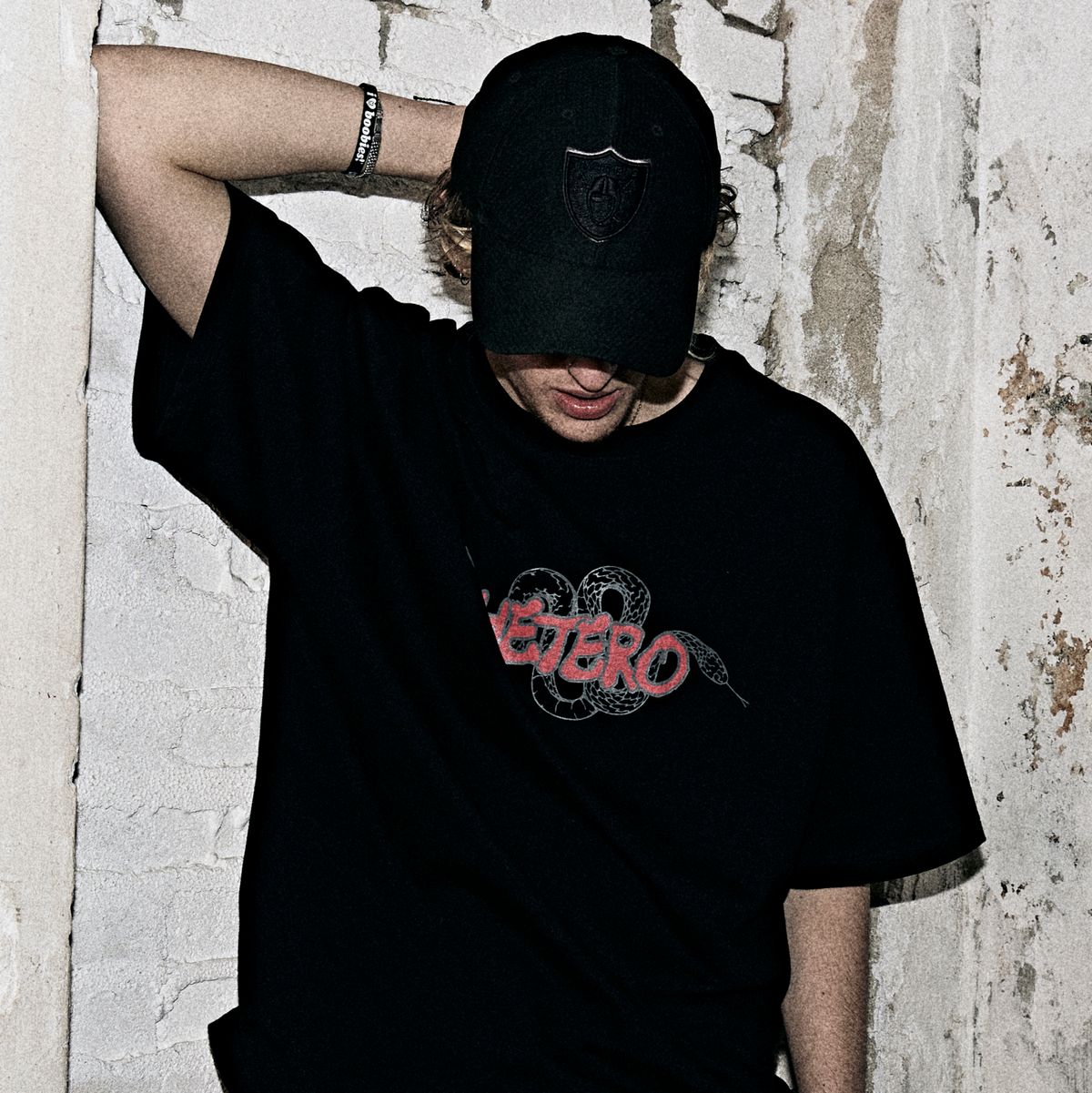 헤테로(HETERO) Serpent Logo Oversized T-shirt (Black)