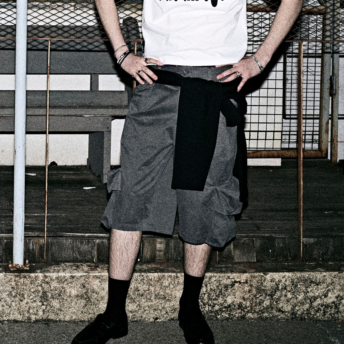 헤테로(HETERO) Extended Bermuda Pants (Charcoal Gray)