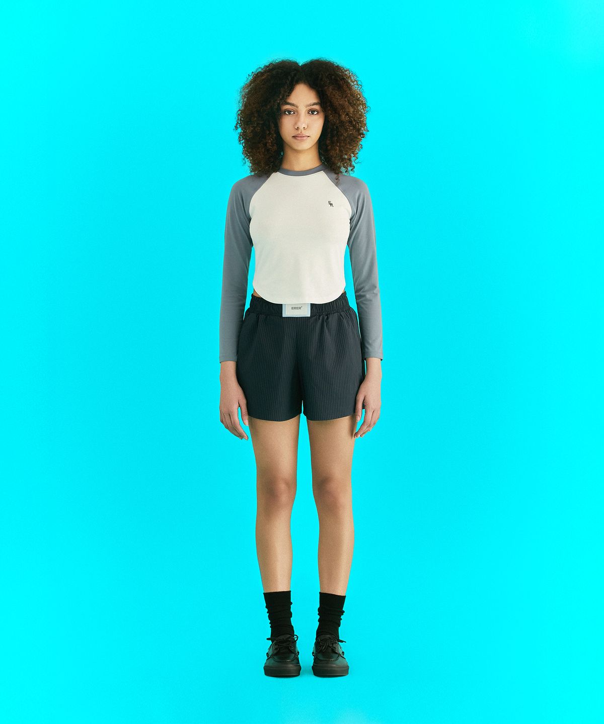 에르에르(ERER) Embroidered Logo Raglan T-Shirt Steal Blue