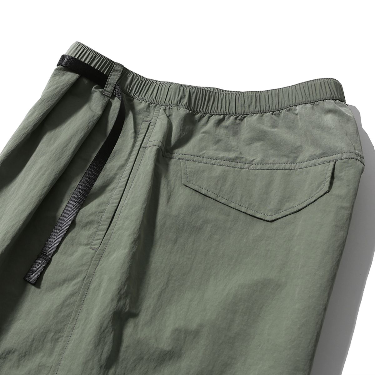 모이프(MOIF) [SS25] WEEKEND SHORTS / FOLIAGE GREEN