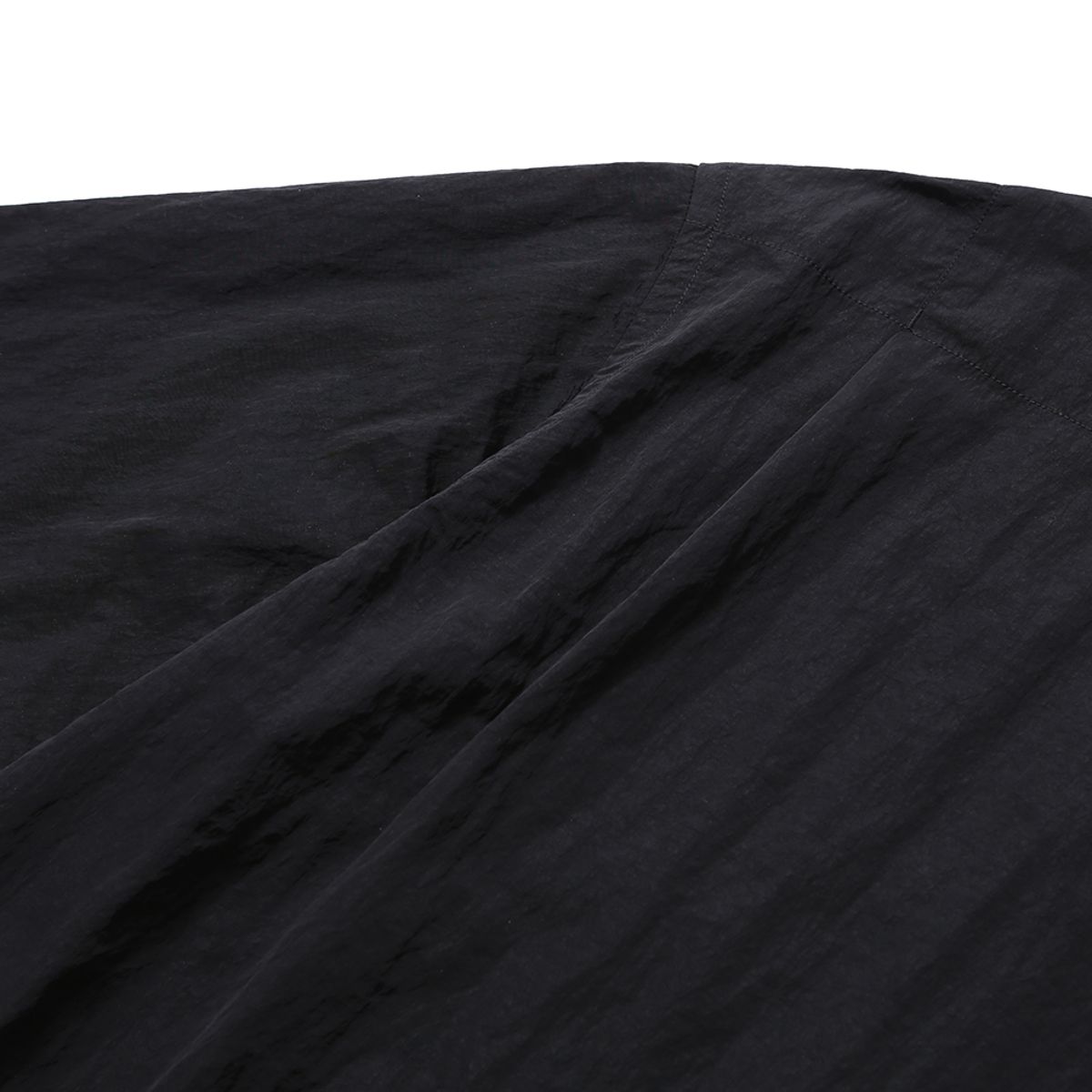 모이프(MOIF) [SS25] WEEKEND HALF SHIRT / BLACK
