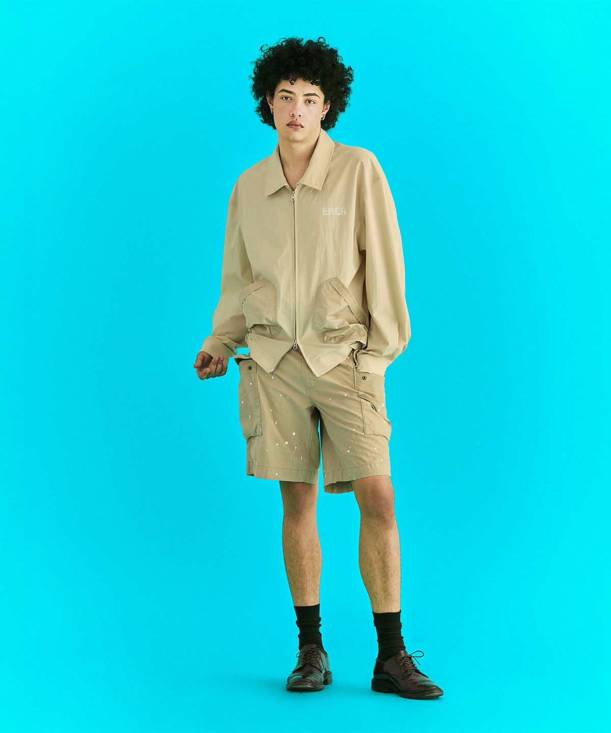 에르에르(ERER) [UN] Washed Painted Cargo Pants Sand