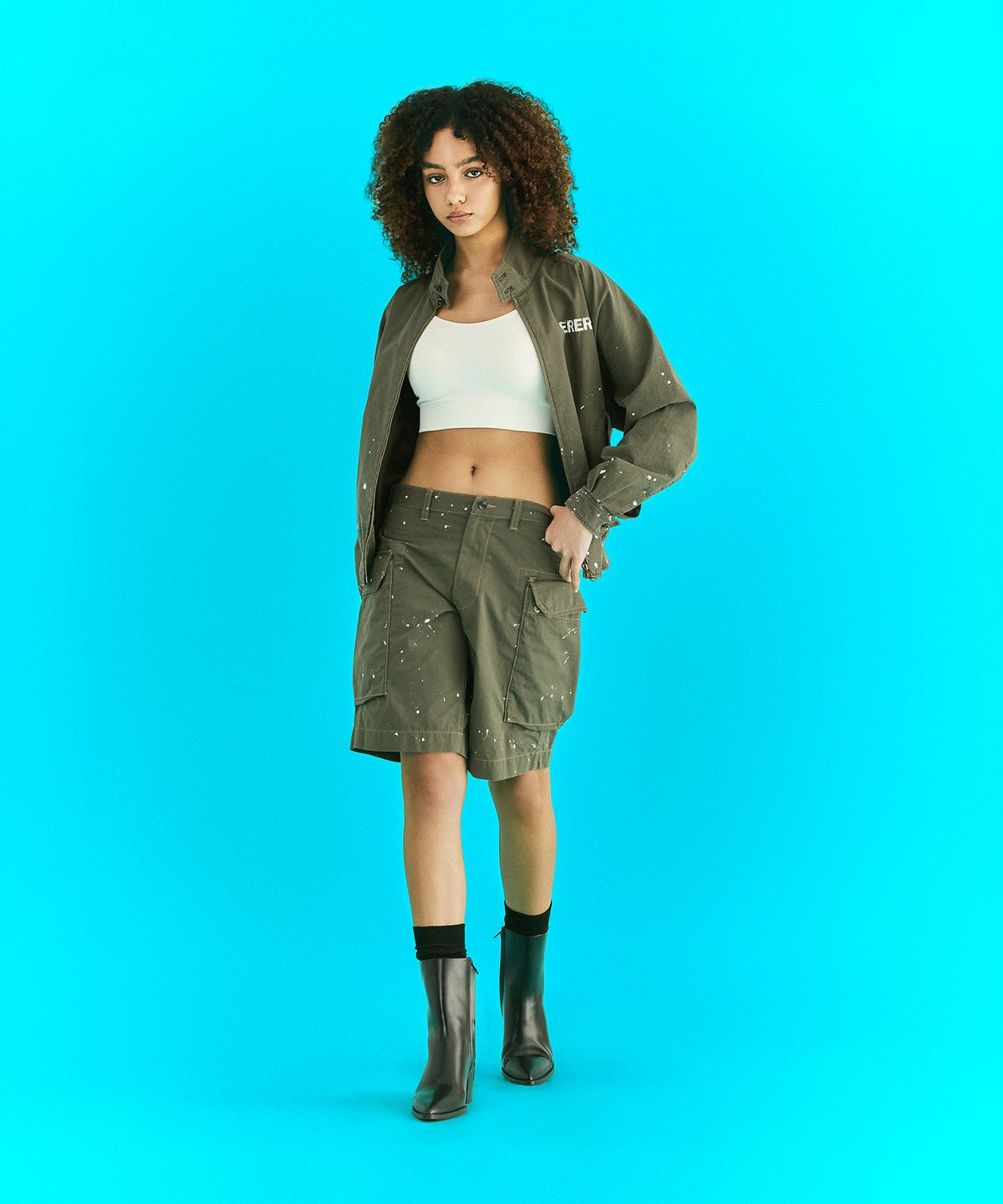 에르에르(ERER) [UN] Washed Painted Cargo Pants Brown