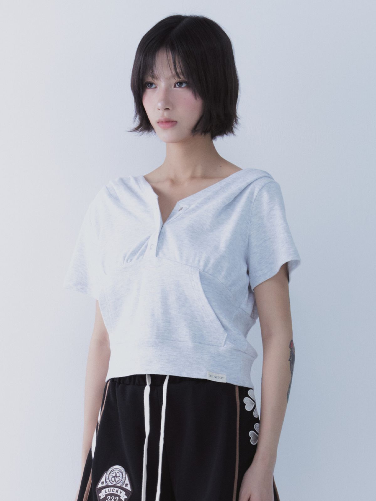 쎄쎄쎄(SETSETSET) SUMMER THREE BUTTON HOODIE MELANG WHITE