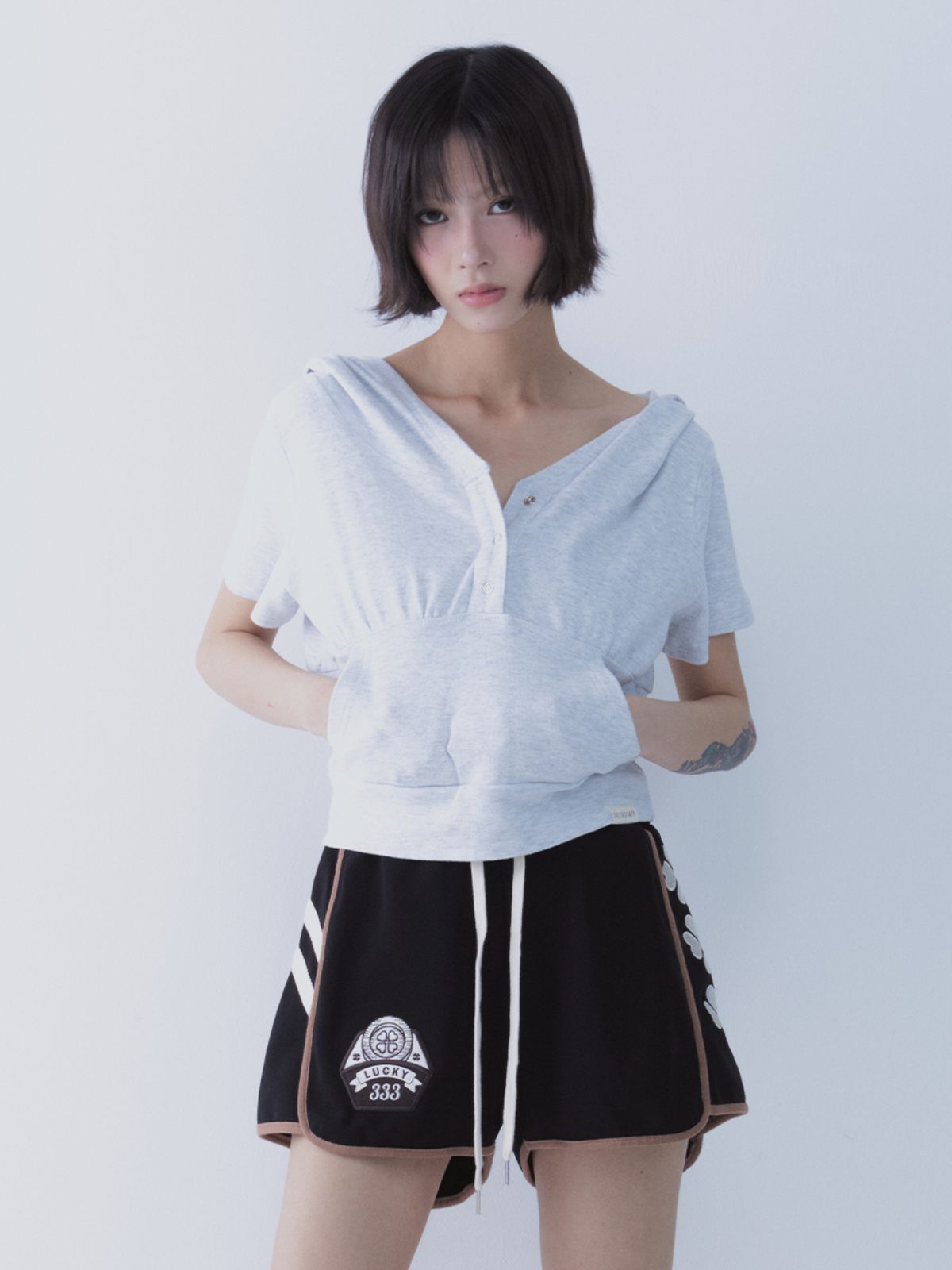 쎄쎄쎄(SETSETSET) SUMMER THREE BUTTON HOODIE MELANG WHITE