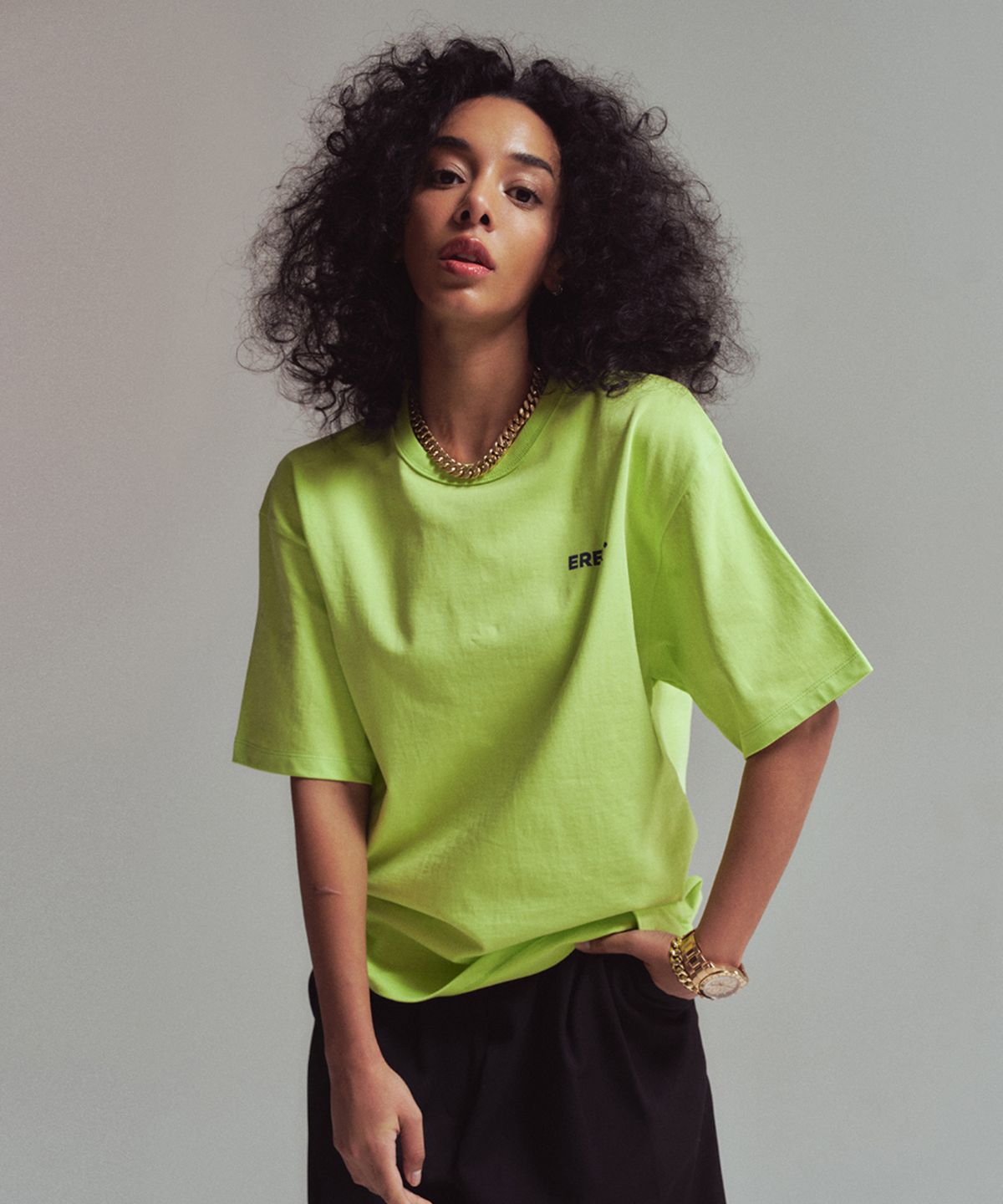 에르에르(ERER) [UN] Basic logo t-shirt Yellow