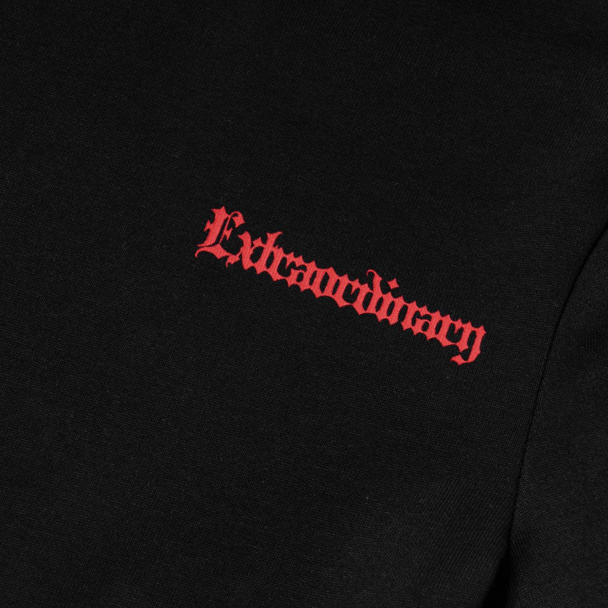 엑스트라오디너리(EXTRAORDINARY) W BLACK LETTER LOGO TEE BLACK
