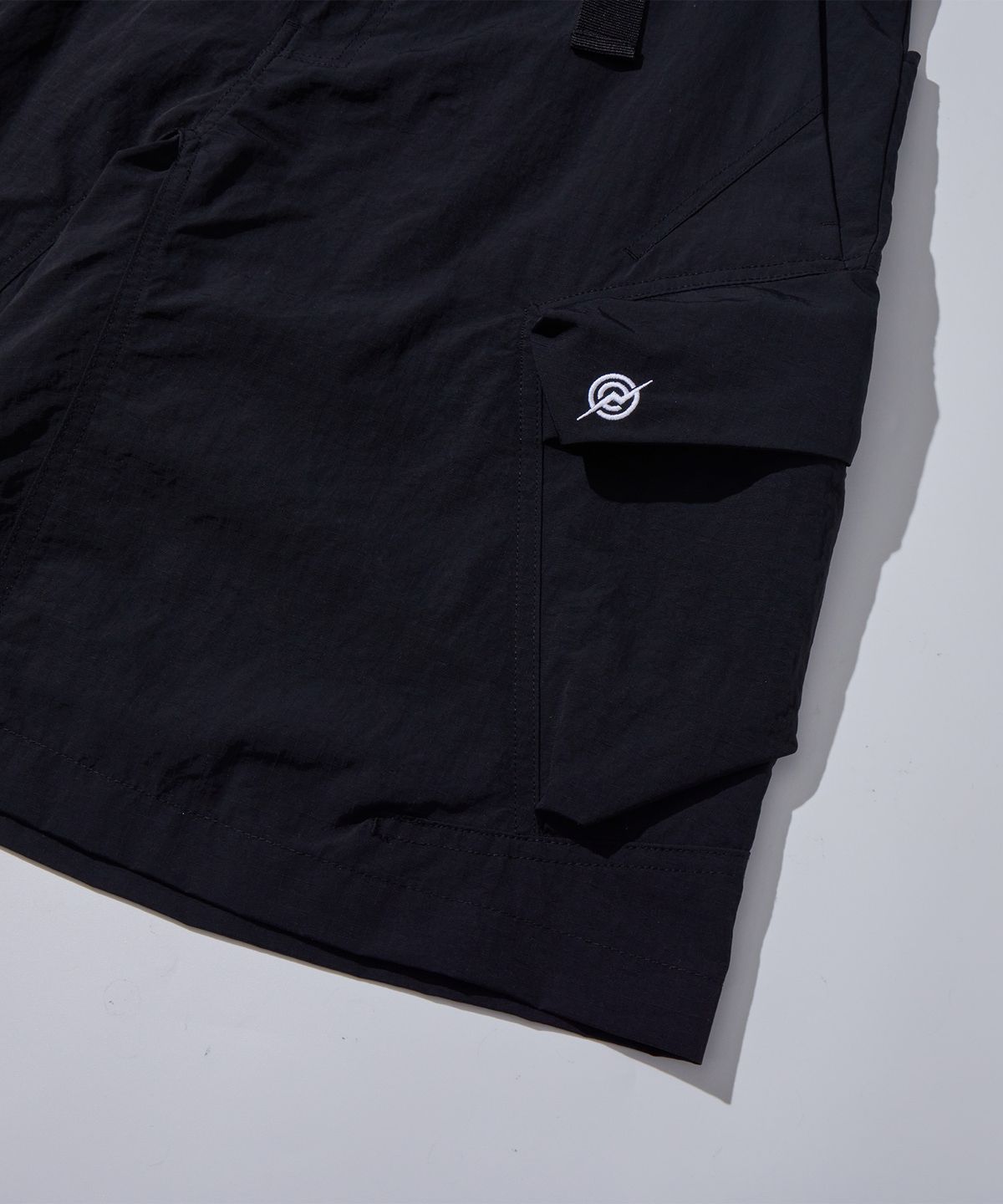 칼라파타르(KALAPATTHAR) Nylon Belted Cargo Shorts - Black