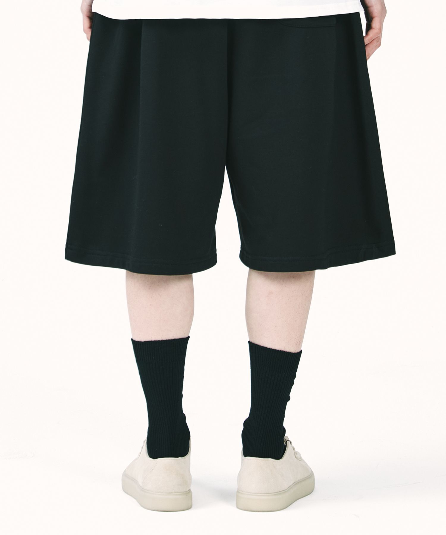 MUSINSA | MACASITE One-Tuck Bermuda 7-Cut Sweatpants Black