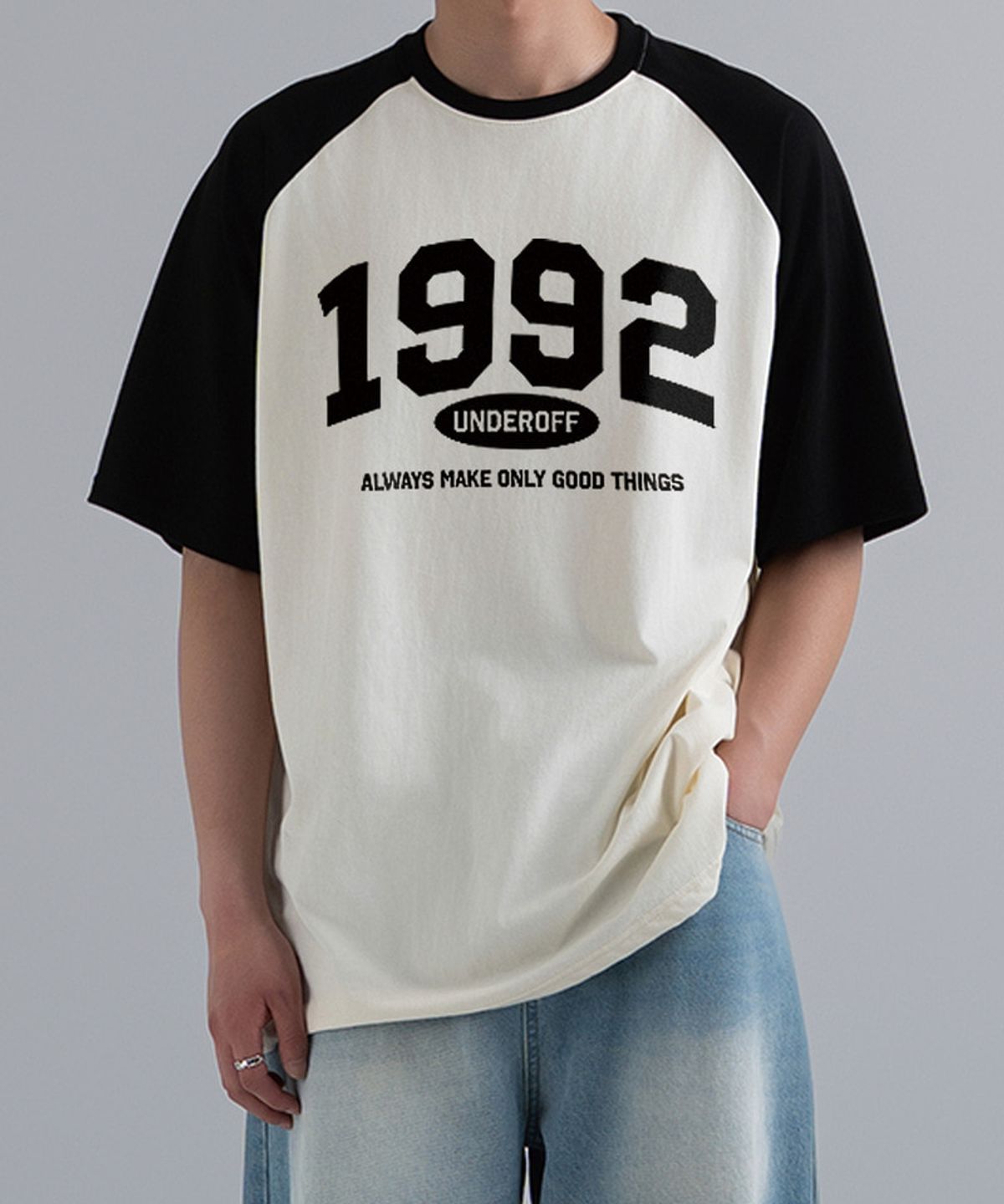언더오프(UNDEROFF) 오버핏 래글런 반팔 티셔츠 1992아치 차콜